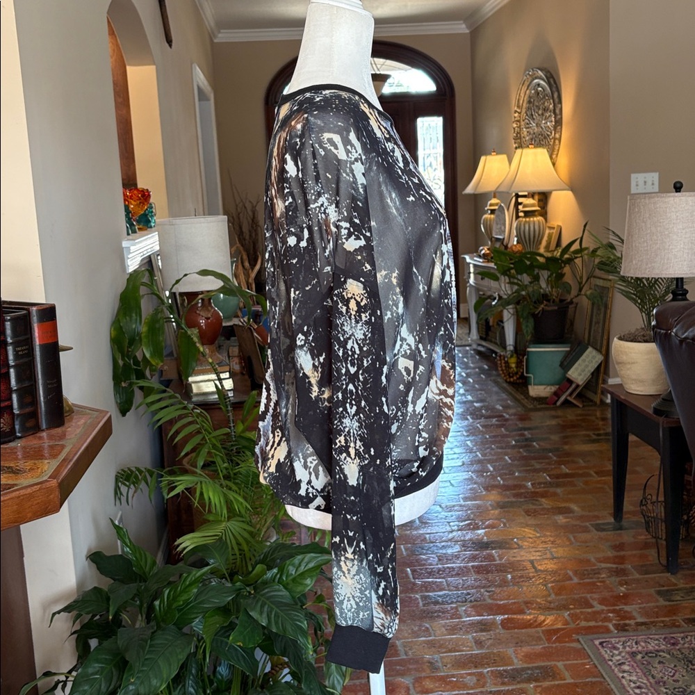 Cabi Python Print Top size L - Picture 7 of 13